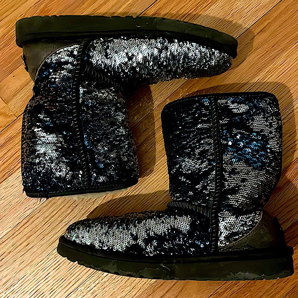 UGG Australia Classic Short Sequin Women's Winter Boots Size 7 FREE SHIPPING!